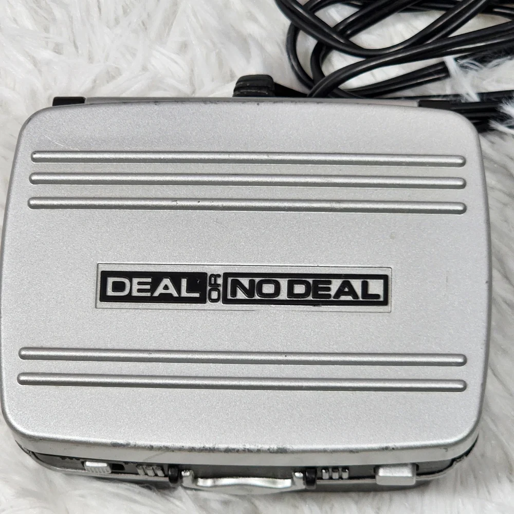 Vintage 2006 Deal or No Deal Plug & Play Game